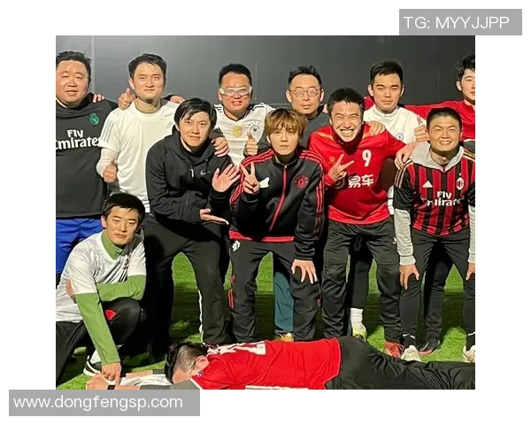 偶遇街头足球巨星与球迷亲切互动的一刻