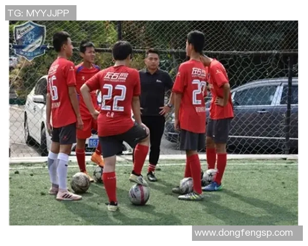 从普通少年到顶级球星的逆袭之路 足球梦想的变身之旅