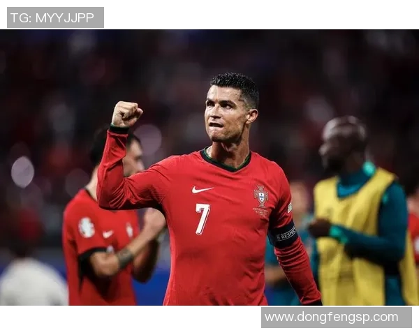 足球后卫球星8号的传奇历程与成就揭秘 足球后卫球星8号的传奇历程与成就揭秘